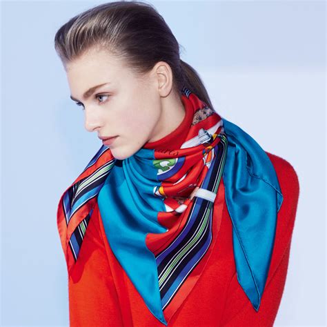 The Art of Tying and Wearing Your Hermès Scarf 